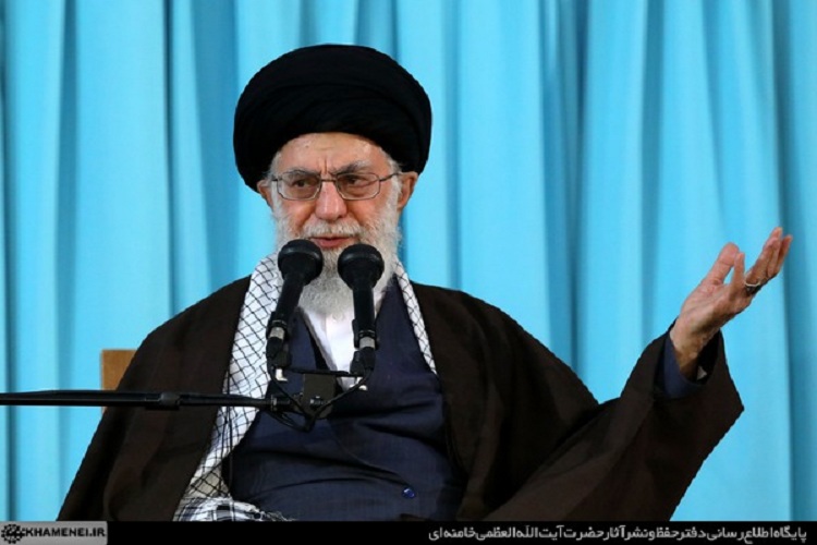 بیعتی دوباره با رهبری در حرم رضوی/ حل مشکلات اقتصادی؛ خواسته مردم بیعتی دوباره با رهبری در حرم رضوی/ حل مشکلات اقتصادی؛ خواسته مردم