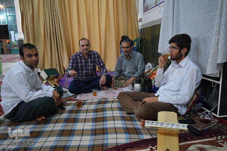 گزارش تصویری مراسم معنوی اعتکاف در مساجد خرمآباد گزارش تصویری مراسم معنوی اعتکاف در مساجد خرمآباد