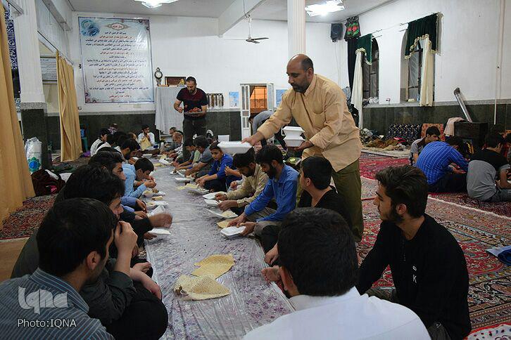 گزارش تصویری مراسم معنوی اعتکاف در مساجد خرمآباد گزارش تصویری مراسم معنوی اعتکاف در مساجد خرمآباد