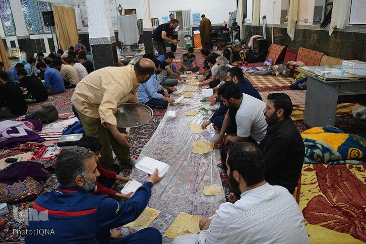 گزارش تصویری مراسم معنوی اعتکاف در مساجد خرمآباد گزارش تصویری مراسم معنوی اعتکاف در مساجد خرمآباد