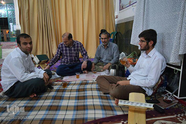 گزارش تصویری مراسم معنوی اعتکاف در مساجد خرمآباد گزارش تصویری مراسم معنوی اعتکاف در مساجد خرمآباد