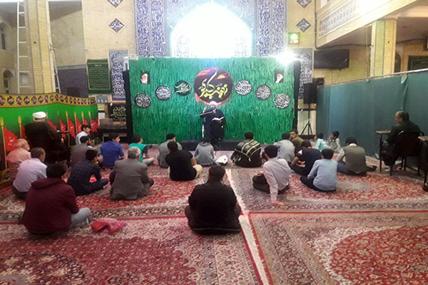 جلسه هفتگی هيئت منتظران المهدی(عج) رباط کريم برگزار شد جلسه هفتگی هيئت منتظران المهدی(عج) رباط کريم برگزار شد