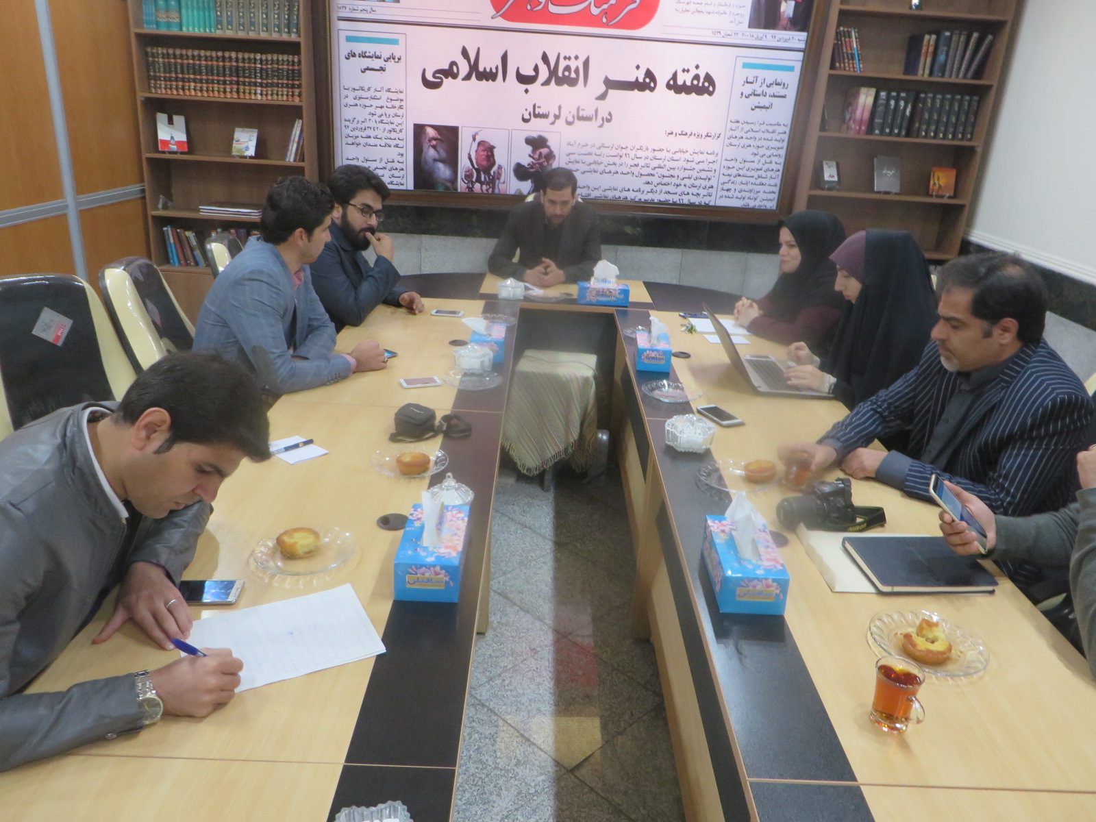 گزارش تصویری نشست خبری تشریح برنامههای هفته «هنر انقلاب» گزارش تصویری نشست خبری تشریح برنامههای هفته «هنر انقلاب»