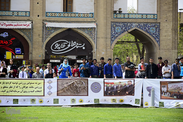 برگزاری بازی چوگان در میدان نقش جهان برگزاری بازی چوگان در میدان نقش جهان