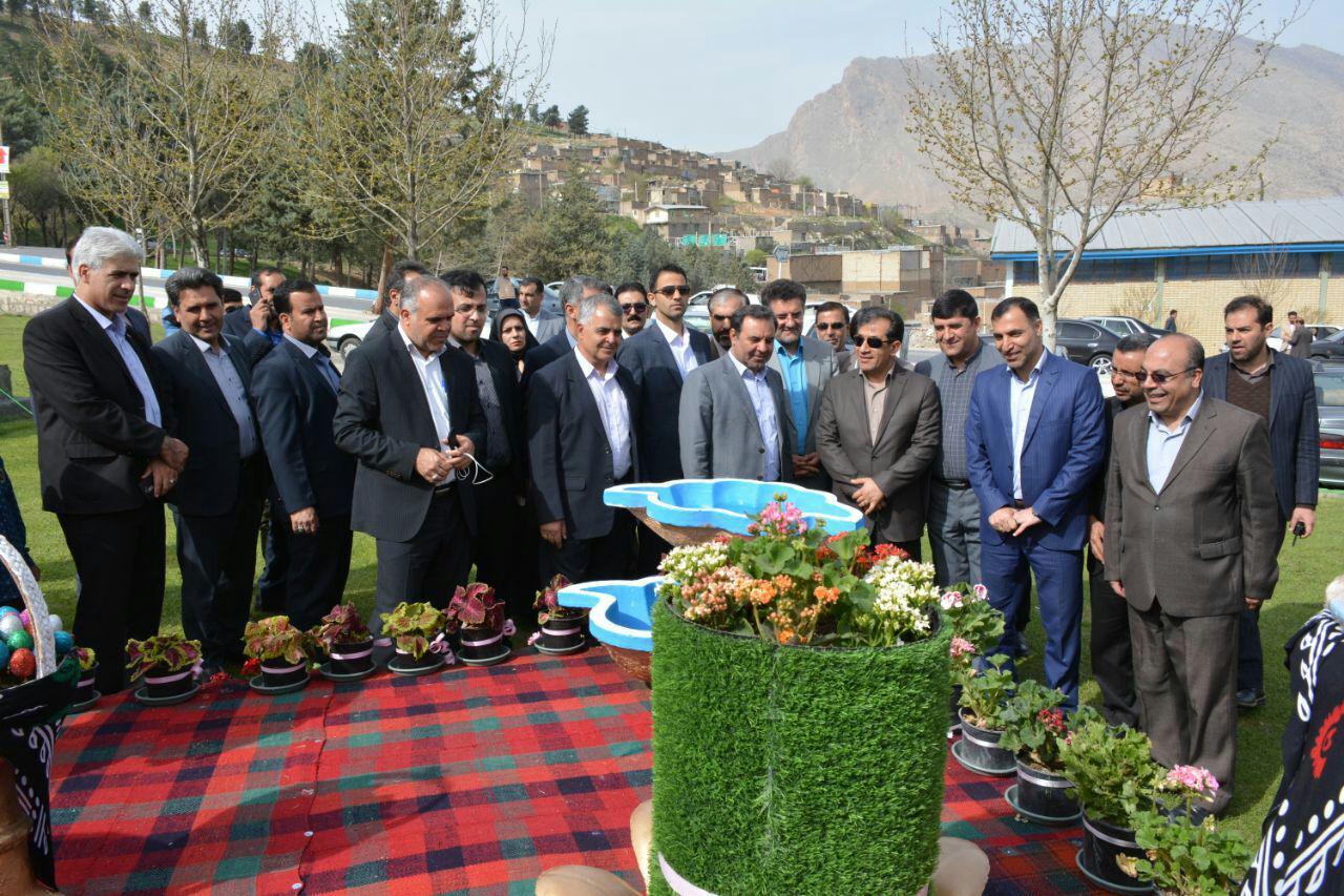 بازدید استاندار لرستان از روند خدمات&zwnj;رسانی ستادهای نوروزی