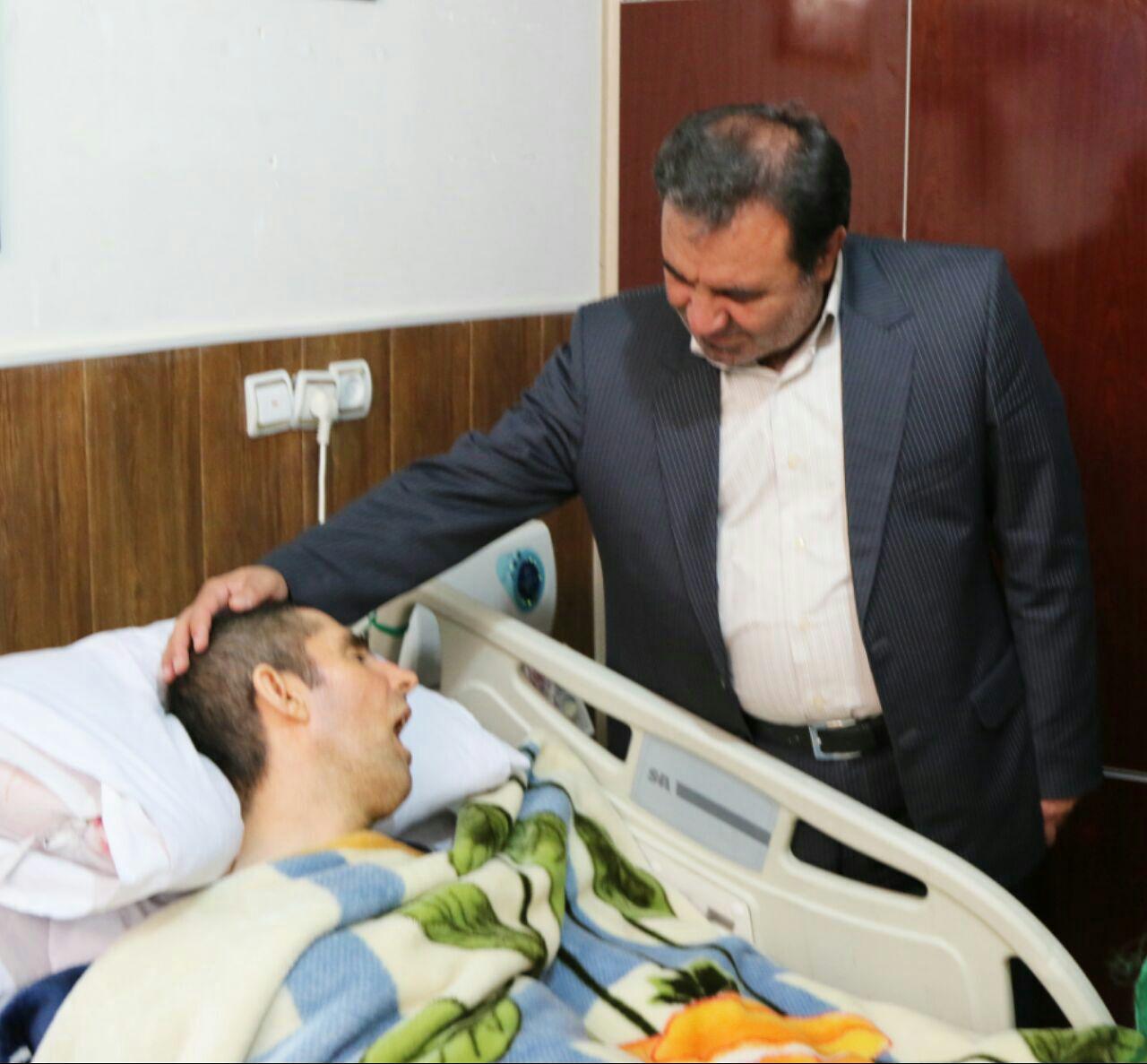 دیدار استاندار لرستان با شهید زنده لرستانی