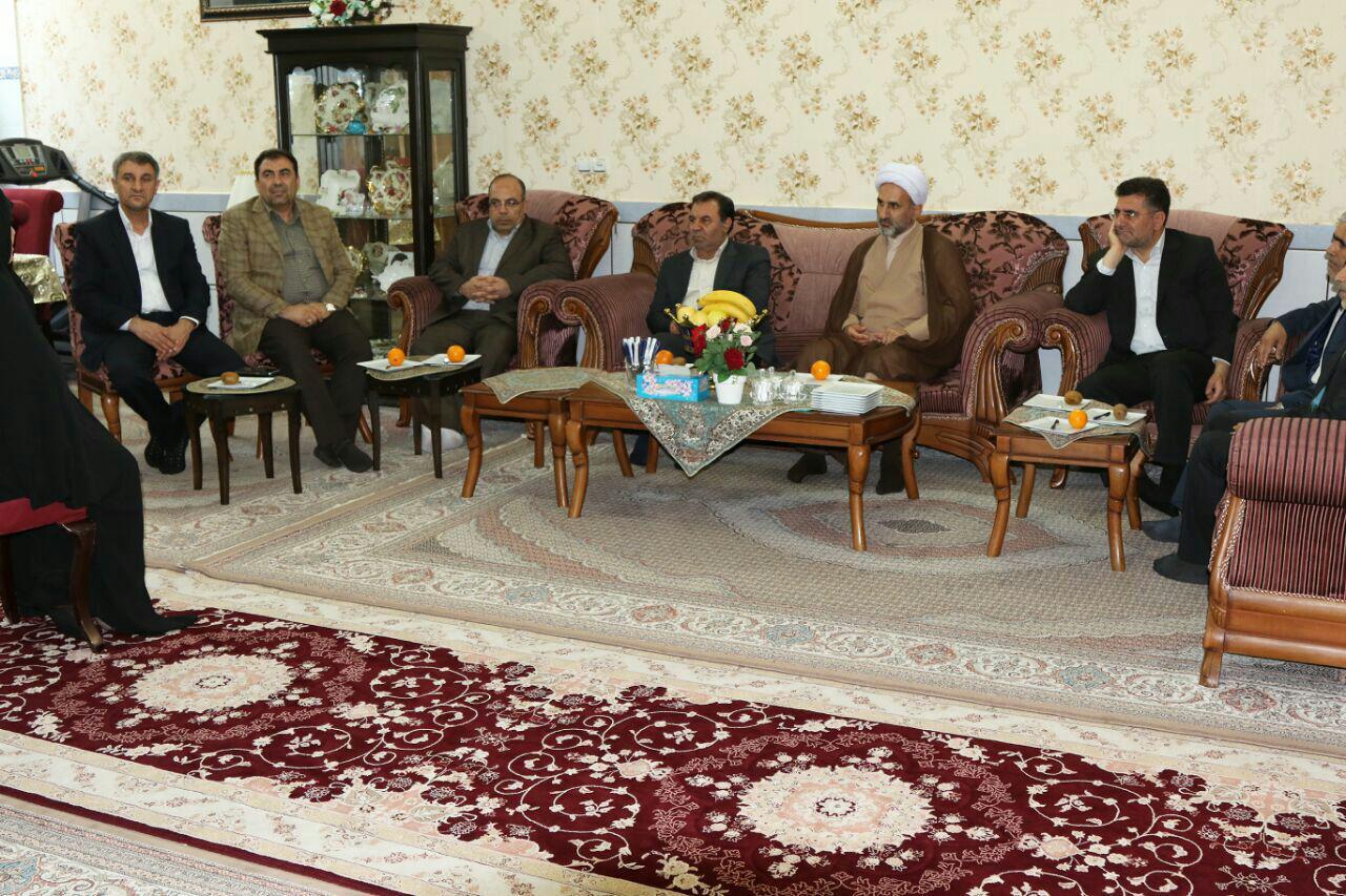 دیدار استاندار لرستان با شهید زنده لرستانی