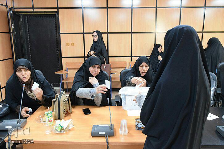 گزارش تصویری انتخابات مجمع بانوان فرهیخته لرستان