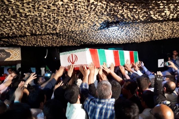 تشییع پیکر سه شهید در معراج شهدا/ بابام میاد؟/ قولی که محقق شد اما به تعبیر شهادت