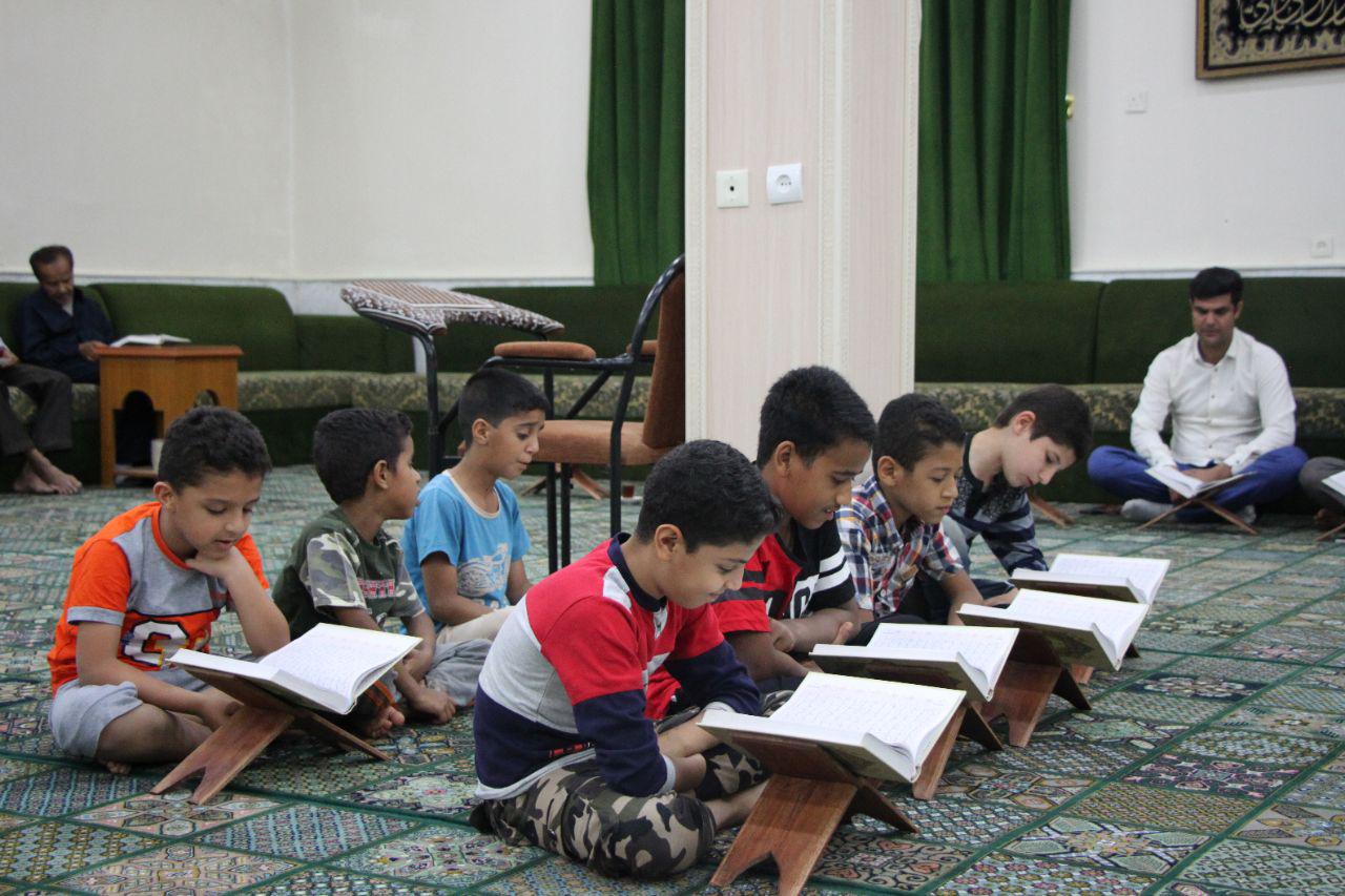 اولین جلسه محفل قرآنی نور در آبادان برگزار شد+ تصاویر