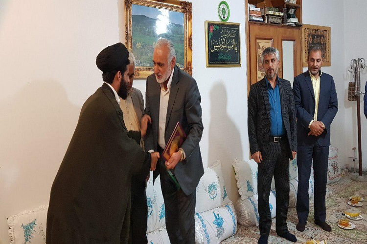 مدیرکل ارشاد اسلامی کهگیلویه و بویراحمد با خانواده 5 پیشکسوت قرآنی دیدار کرد