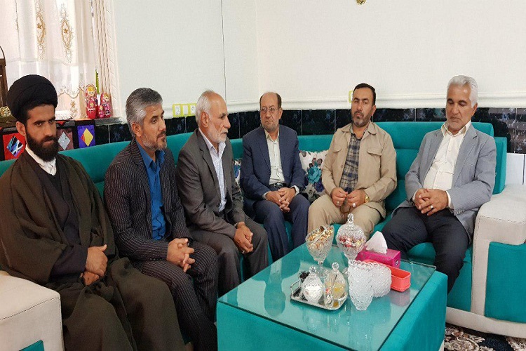 مدیرکل ارشاد اسلامی کهگیلویه و بویراحمد با خانواده 5 پیشکسوت قرآنی دیدار کرد