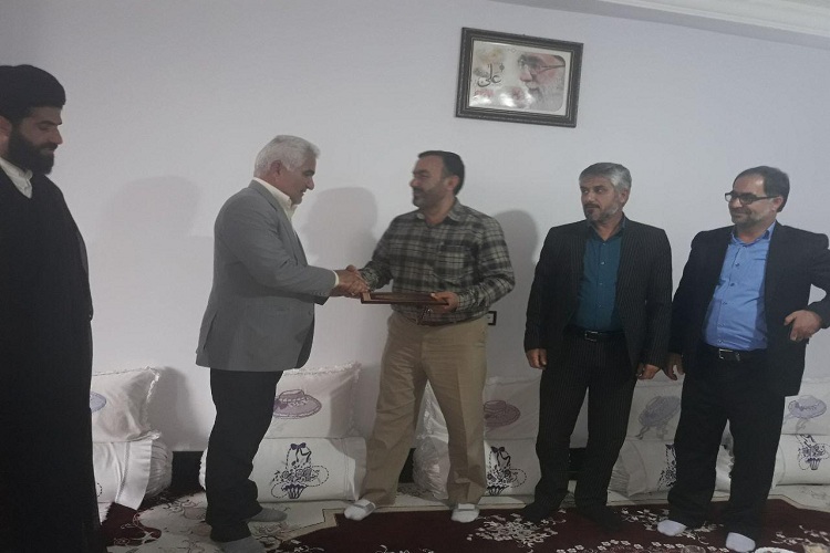 مدیرکل ارشاد اسلامی کهگیلویه و بویراحمد با خانواده 5 پیشکسوت قرآنی دیدار کرد