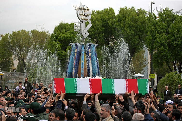 پیکر مطهر شهید مدافع حرم «اکبر زوار جنتی» تشییع شد+تصاویر پیکر مطهر شهید مدافع حرم «اکبر زوار جنتی» تشییع شد+تصاویر