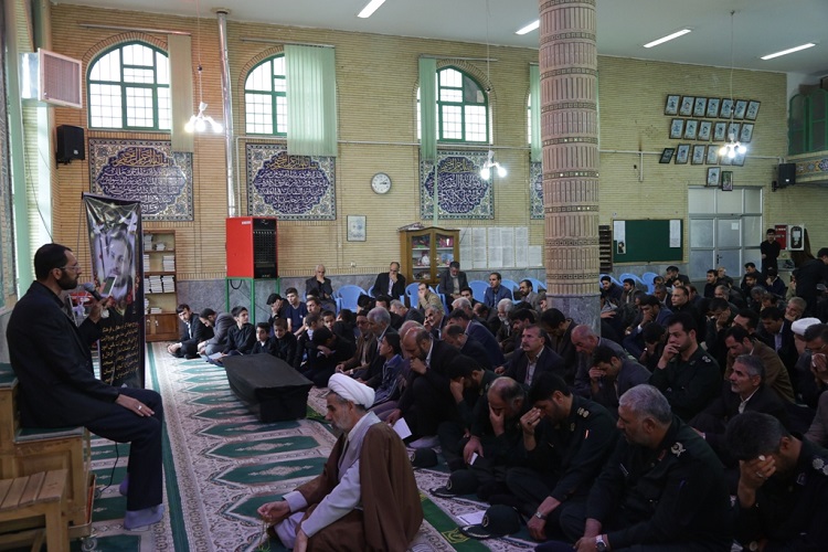 تشییع پیکر کارشناس قرآنی شهرستان اردل/گزارش تصویری