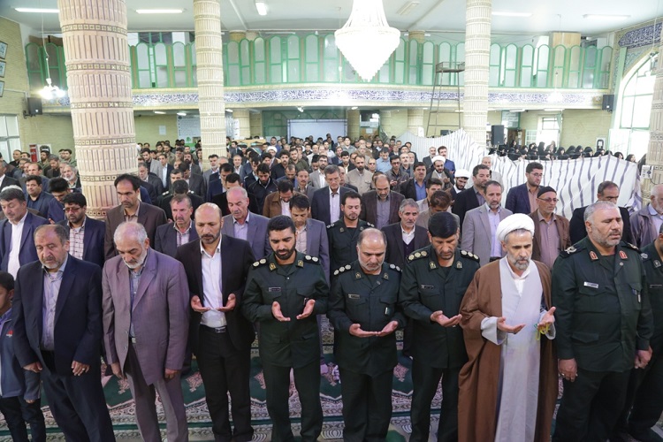 تشییع پیکر کارشناس قرآنی شهرستان اردل/گزارش تصویری