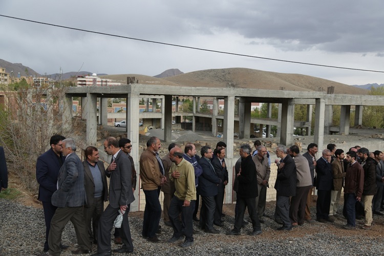 تشییع پیکر کارشناس قرآنی شهرستان اردل/گزارش تصویری
