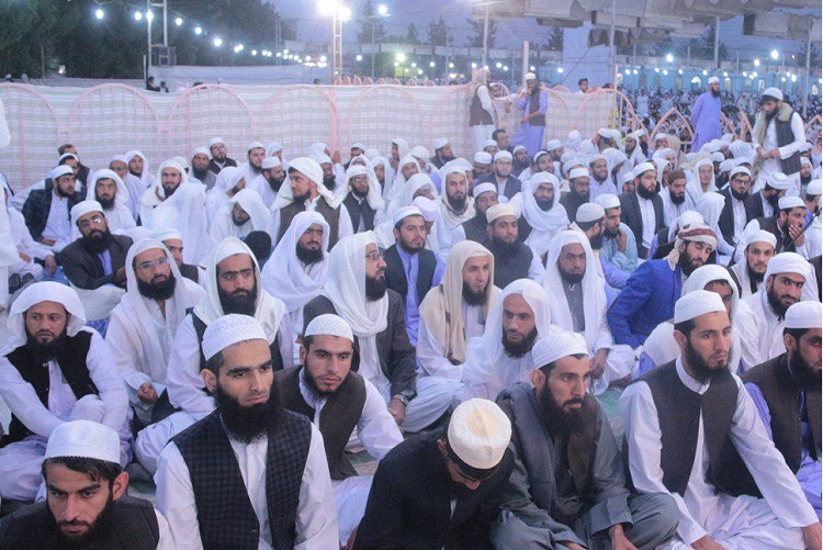 اختتامیه همایش دانش&zwnj;آموختگی طلاب اهل سنت در زاهدان برگزار شد