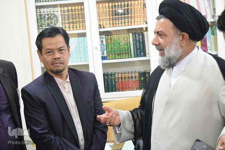 گزارش تصویری دیدار جمعی از اساتید دانشگاه اندونزی با آیت&zwnj;الله میرعمادی
