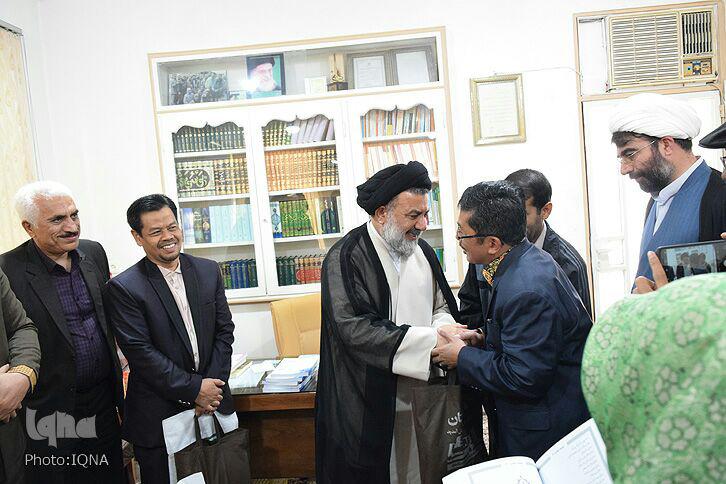 گزارش تصویری دیدار جمعی از اساتید دانشگاه اندونزی با آیت&zwnj;الله میرعمادی
