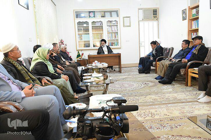 گزارش تصویری دیدار جمعی از اساتید دانشگاه اندونزی با آیت&zwnj;الله میرعمادی