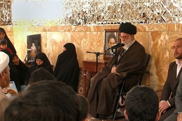 رد نشود///دیدار با فاطمیون؛ مقام معظم رهبری: از قدیم به برادران &laquo;هزاره&raquo; افغانستان نگاه ستایشگرانه داشته&zwnj;ام