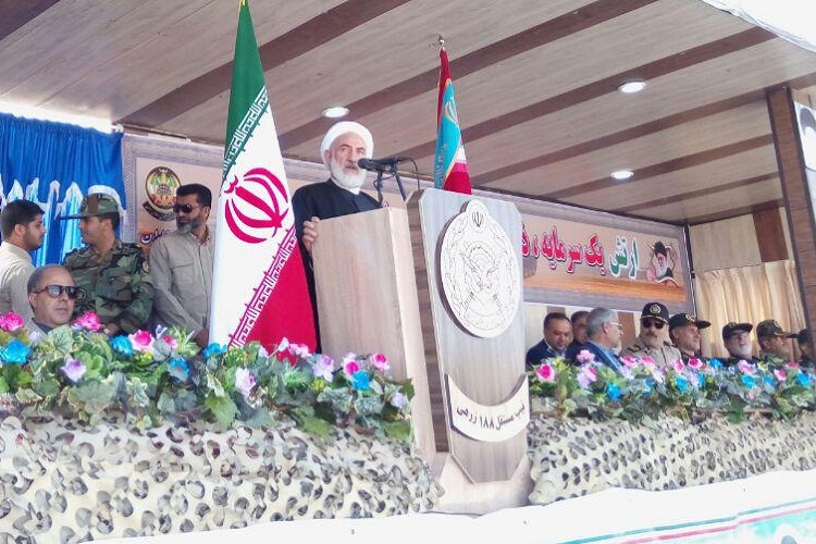 ارتش، رکن اساسی استقلال و امنیت کشور است ارتش، رکن اساسی استقلال و امنیت کشور است