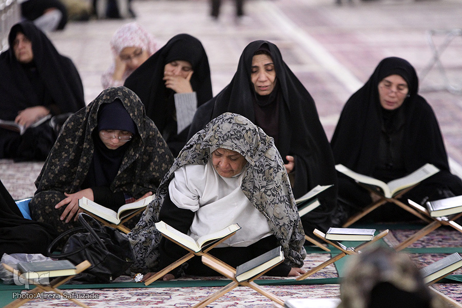 فعالیت 10 ساله جلسه قرآن بانو امالبنین(س) با رویکرد تفسیری/ 8 فروردین فعالیت 10 ساله جلسه قرآن بانو امالبنین(س) با رویکرد تفسیری/ 8 فروردین