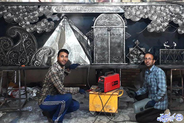 خلق اثر قرآنی «کتیبه دعای باران» توسط دو هنرمند یزدی+عکس خلق اثر قرآنی «کتیبه دعای باران» توسط دو هنرمند یزدی+عکس
