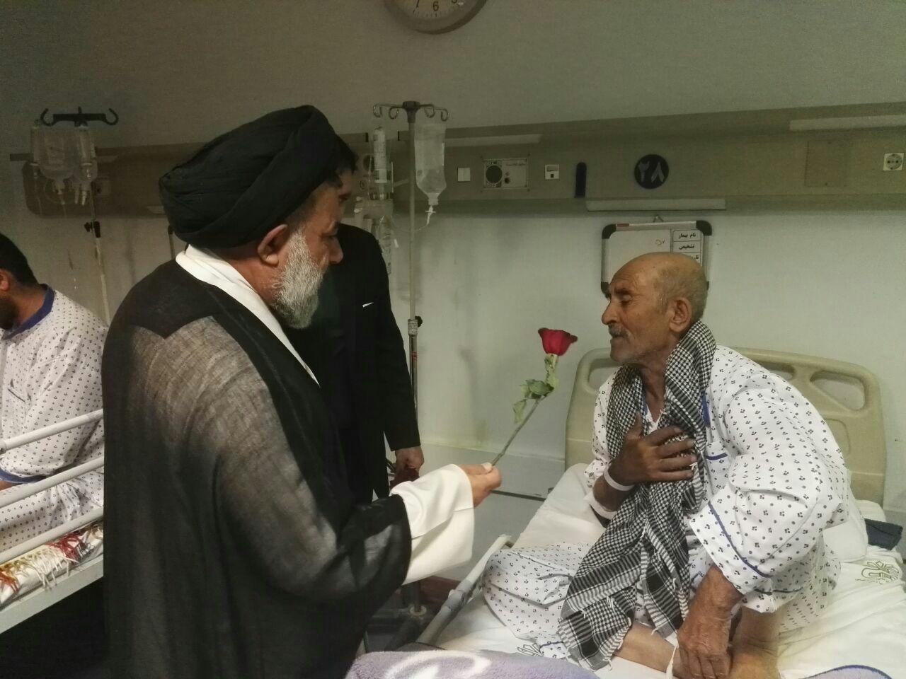 عیادت آیت&zwnj;الله میرعمادیاز بیماران بستری در بیمارستان شهید رحیمی