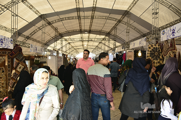 بازدید مسفران نوروزی از چهل ستون