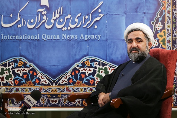 ساده‌نویسی در «شمس»، ساده‌انگاری نبوده است/ از دیوار بلند تفسیر مورچه‌وار پیش می‌رفتم/ تلاش برای ترجمه به 10 زبان