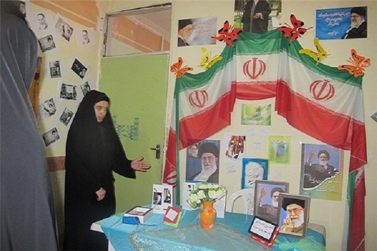 برپایی 100 نمایشگاه مدرسه انقلاب در مدارس البرز برپایی 100 نمایشگاه مدرسه انقلاب در مدارس البرز