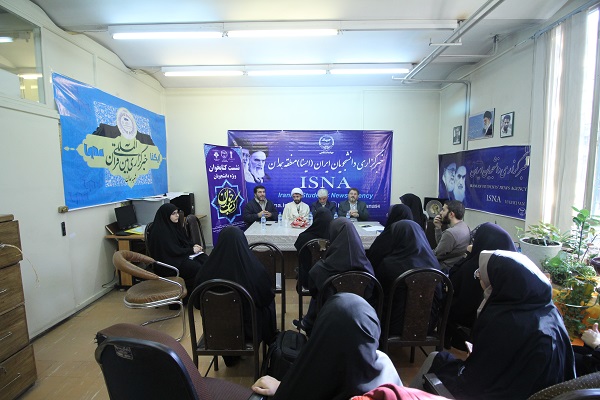 گزارش تصویری از نشست کتابخوان در همدان