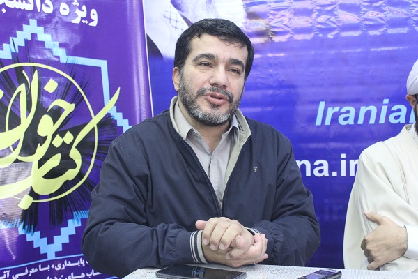 گزارش تصویری از نشست کتابخوان در همدان