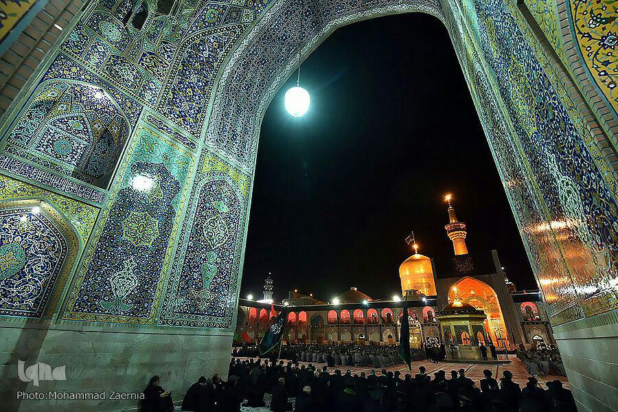 مضجع مطهر حضرت امام رضا(ع) غبارروبی شد
