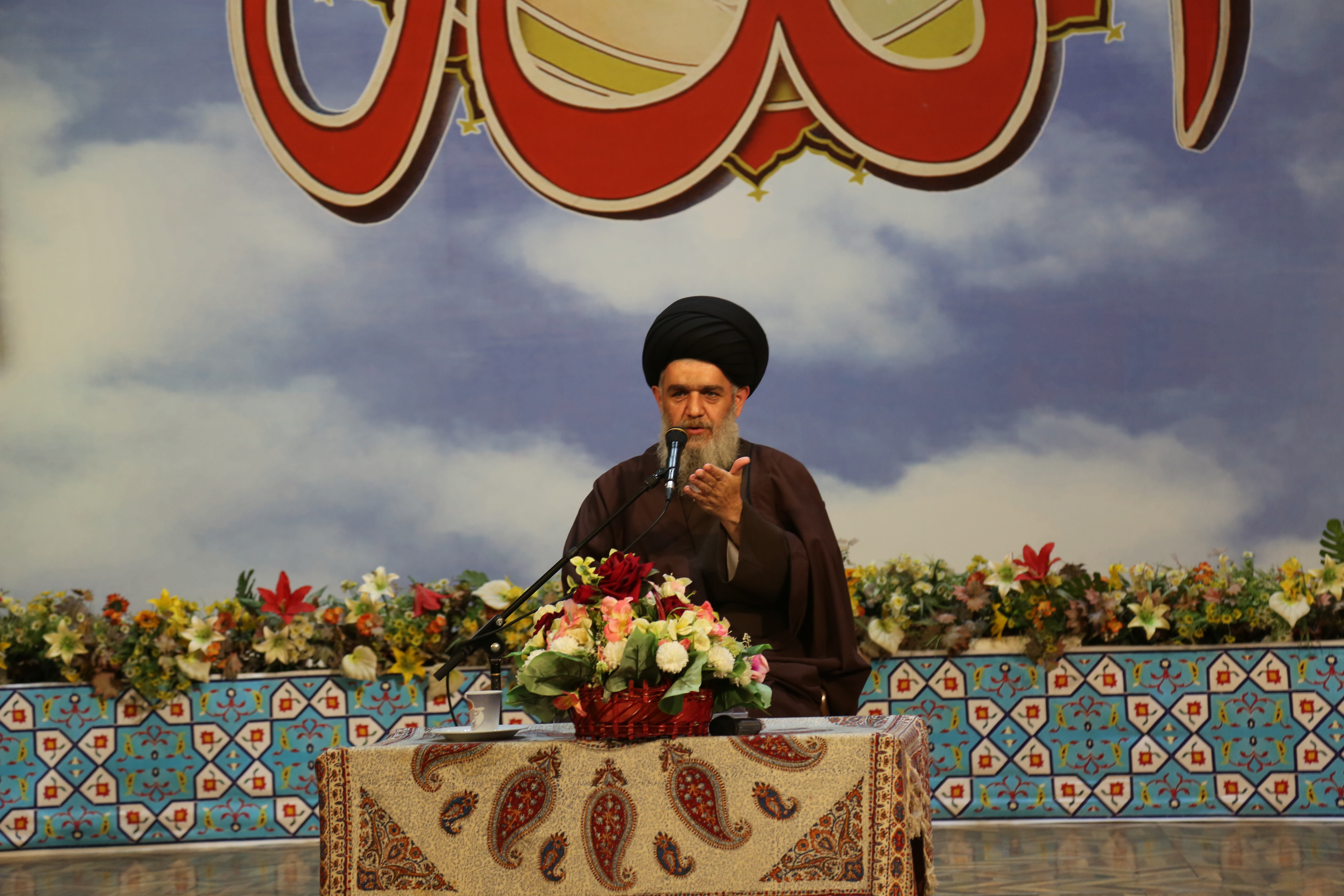 تجلیل از برگزیدگان مسابقات قرآن اتکا تهران  + عکس