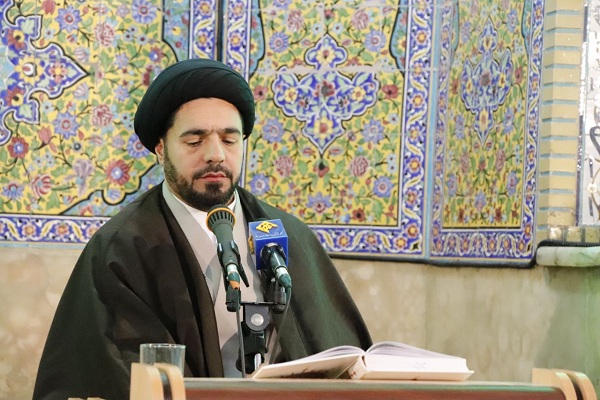 در حال بارگذاری عکس////برگزاری محفل انس با قرآن در مسجد امام (ره) بازار تهران + عکس