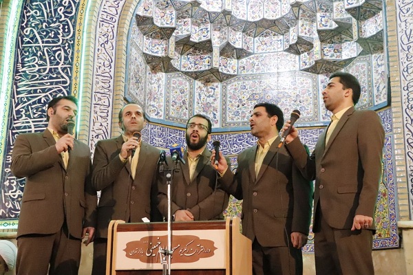 در حال بارگذاری عکس////برگزاری محفل انس با قرآن در مسجد امام (ره) بازار تهران + عکس