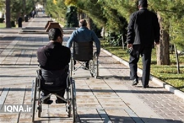 خیرین اتاق بازرگانی اردبیل، به معلولان بهزیستی ویلچر اهدا کردند