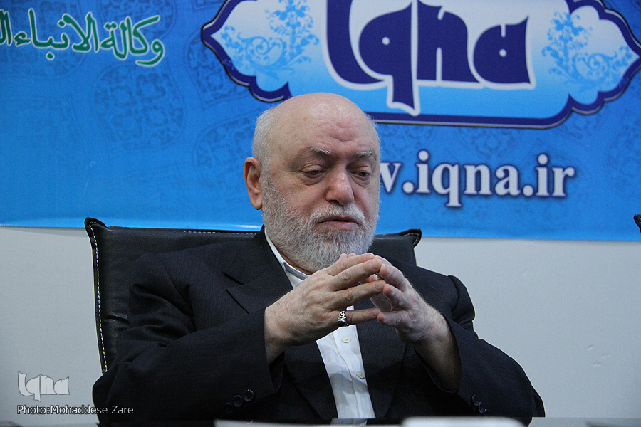 ترجمه قرآن بدون توضیح کارایی ندارد