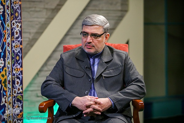 شنبه///جهت‌گیری قرآنی دولت‌ها در شأن انقلاب و نظام نبوده است/ مسئولان به رهبری تأسی کنند