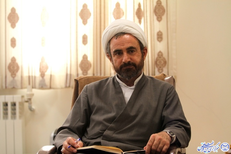 پشت میز نشینی و مدرک گرایی مانعی برای اشتغال جوانان است