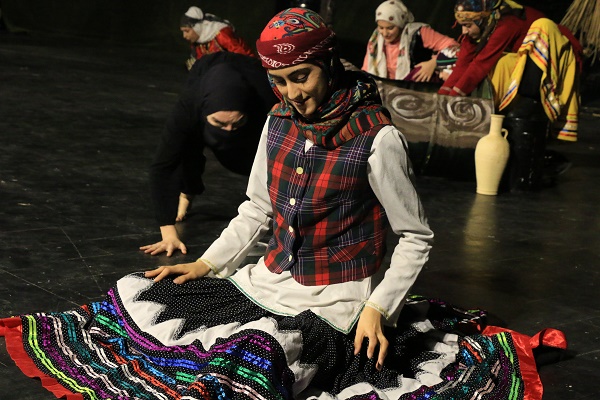 گزارش تصویری &laquo;نمایش یاغی&zwnj;های عاشق&raquo; در ساری