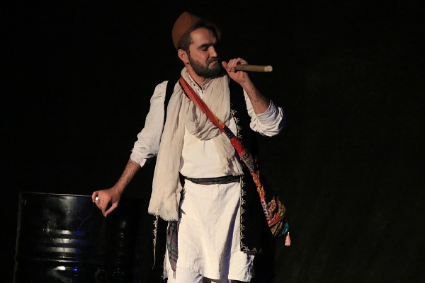 گزارش تصویری &laquo;نمایش یاغی&zwnj;های عاشق&raquo; در ساری