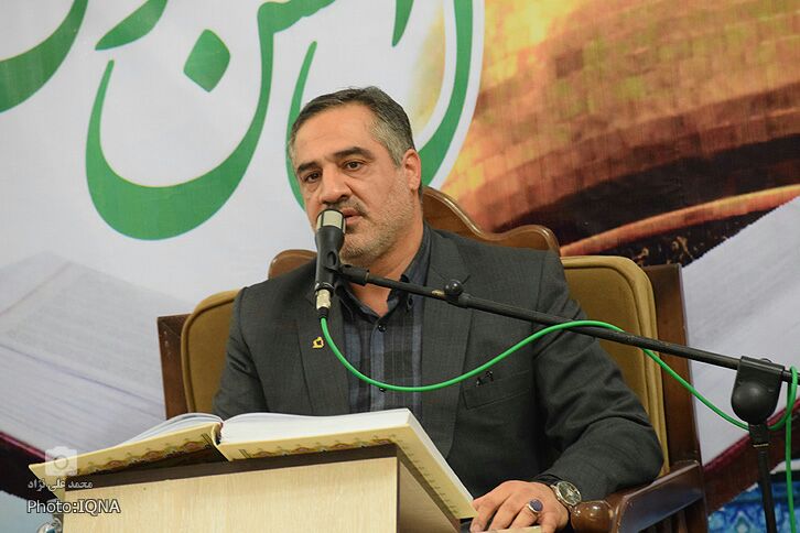 محفل انس با قرآن گرامیداشت خادمالقرآن عبدالحسین کرمی برگزار شد محفل انس با قرآن گرامیداشت خادمالقرآن عبدالحسین کرمی برگزار شد