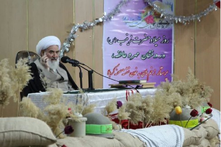 زینب(س) با اقدام عاقلانه در شرایط سخت مکتب بزرگی را حفظ کرد