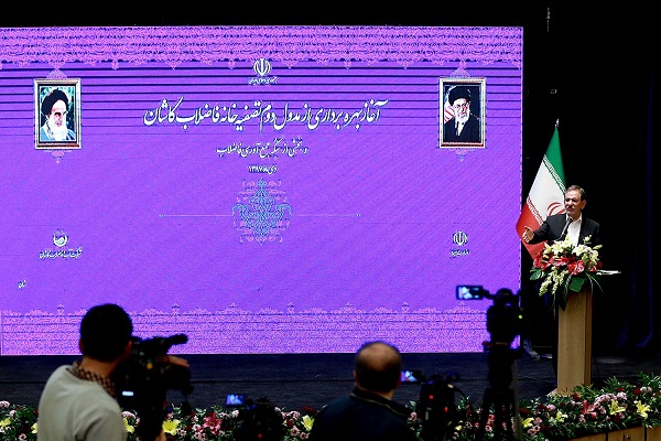 دولت به شرایط و مشکلات کشور واقف است/ برخی در زمین دشمن بازی می&zwnj;کنند