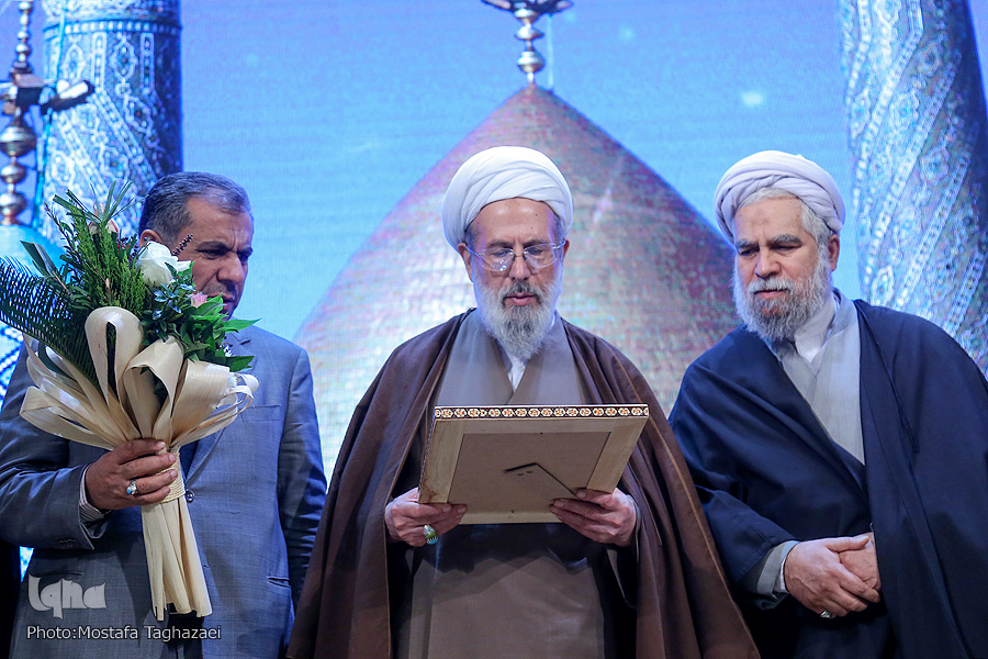 اقسام قرآنیانی که برای اهداف دنیایی تلاوت می‌کنند/ توجه اهل قرآن تنها به خدا باشد