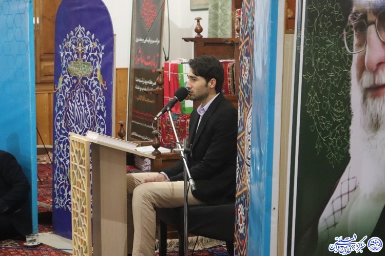 گزارش تصویری از محفل انس با قرآن در مسجد آقاکاظم اردبیل گزارش تصویری از محفل انس با قرآن در مسجد آقاکاظم اردبیل